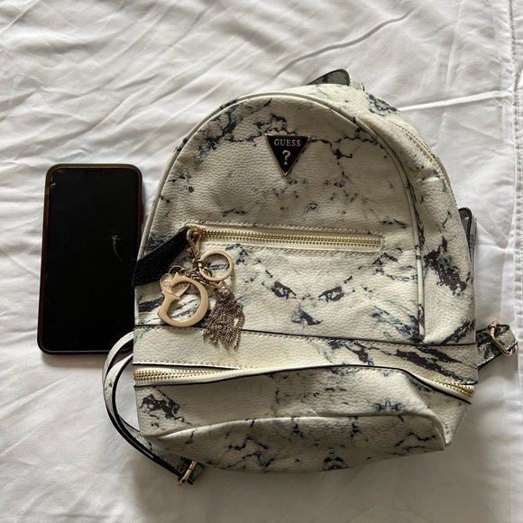 Backpack from Guess. Never worn - Picture 2 of 2
